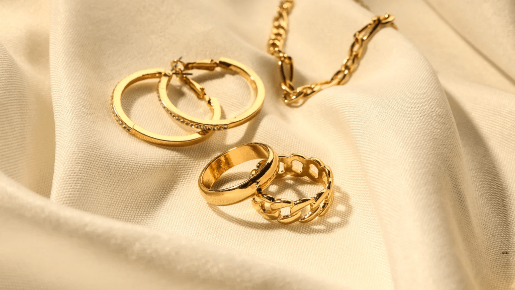 How to Choose Between 14K and 18K Gold Jewelry